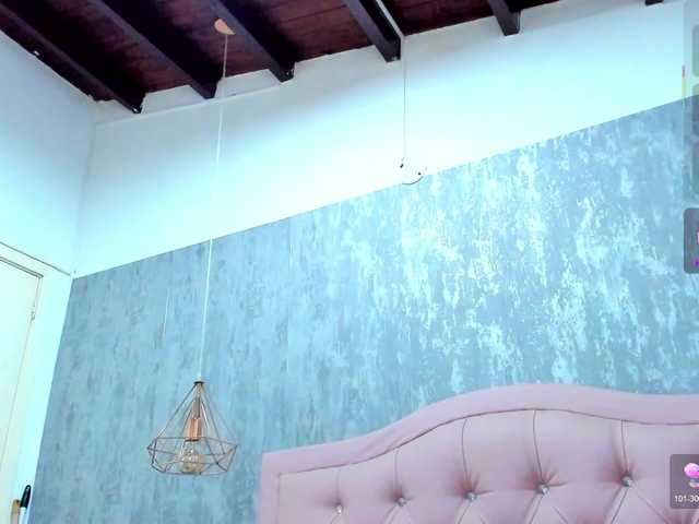 Nahomidi-bello live cam on BongaCams