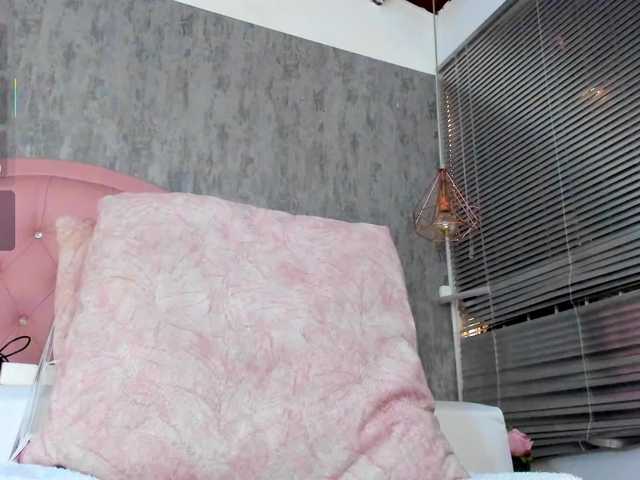 Nahomidi-bello's BongaCams show and profile