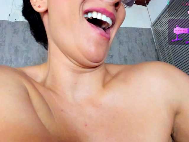 Nahomidi-bello live webcam show