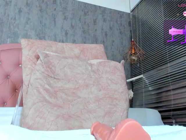 Nahomidi-bello live cam on BongaCams