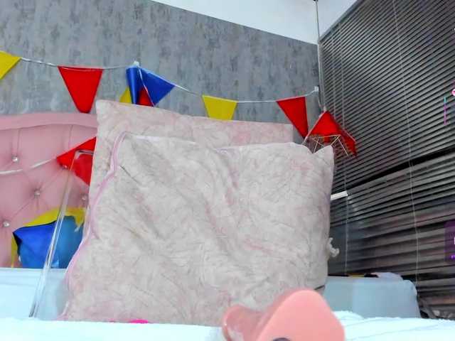 Nahomidi-bello live cam on BongaCams
