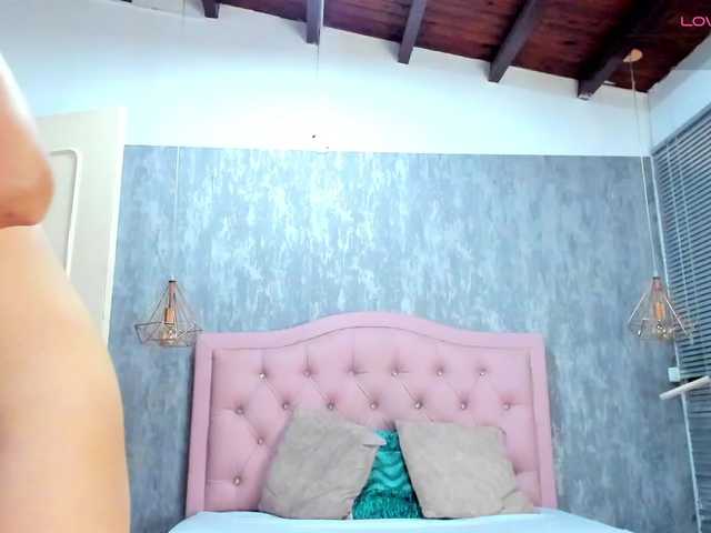 le modèle Nahomidi-bello est en webcam porno dans un show sur le site bongacams, il possède les tags suivants: Latino/Hispanic,Brunette,Shaved