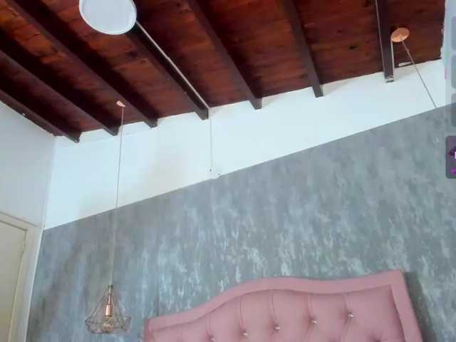 Nahomidi-bello live cam on BongaCams
