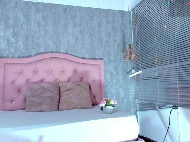 Nahomidi-bello live webcam show
