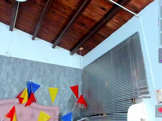 Nahomidi-bello live cam on BongaCams