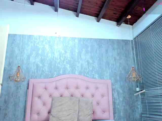Nahomidi-bello Live Webcam on BongaCams