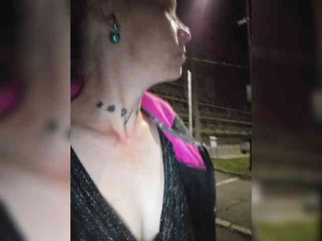 SexyMilfMom4VOYERS webcam