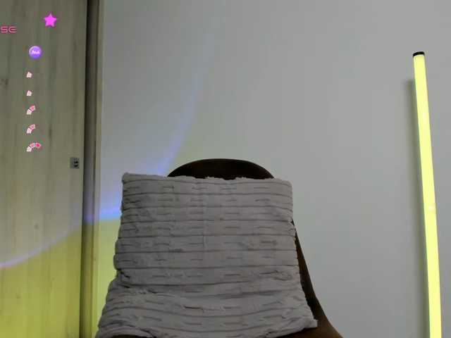 SaraMashmeloo live cam on BongaCams