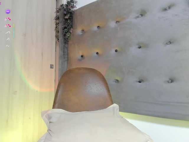 SaraMashmeloo live webcam show