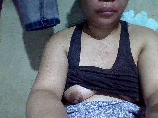 lovelyshantal live cam on BongaCams