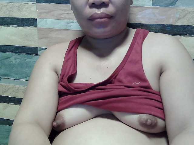 lovelyshantal live cam on BongaCams