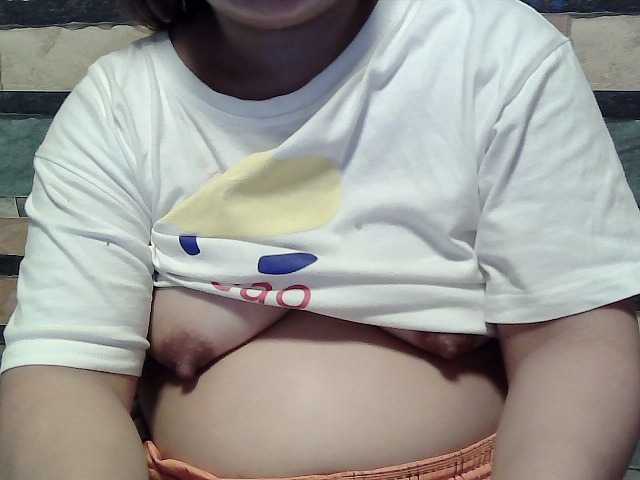 lovelyshantal live cam on BongaCams