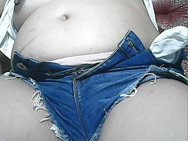 lovelyshantal live cam on BongaCams