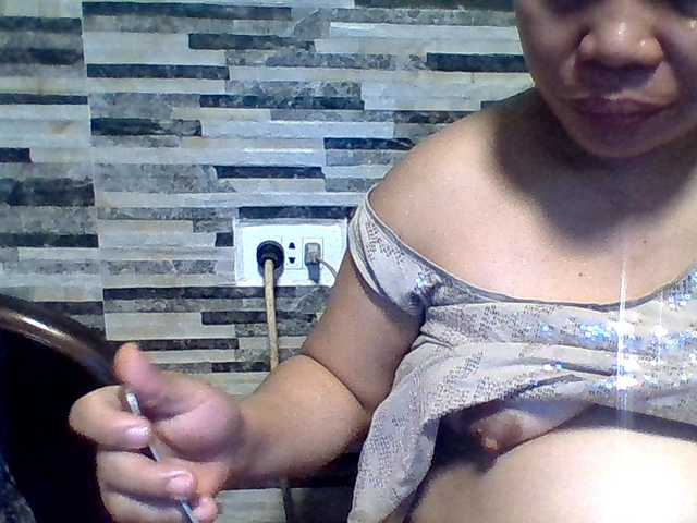 lovelyshantal live cam on BongaCams