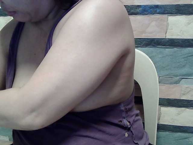 lovelyshantal live cam on BongaCams