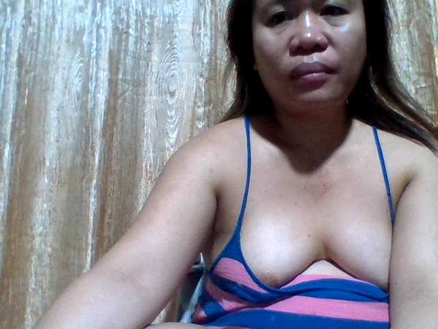 lovelyshantal live cam on BongaCams