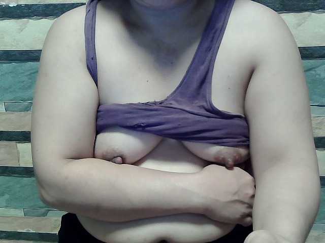lovelyshantal live cam on BongaCams