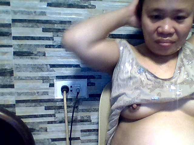 lovelyshantal live cam on BongaCams