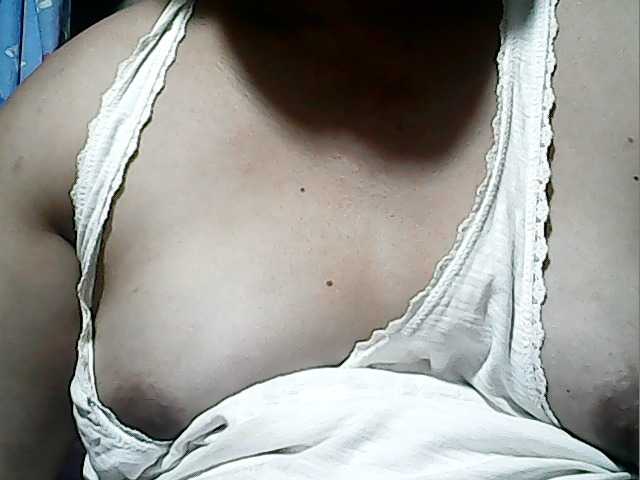 lovelyshantal live cam on BongaCams