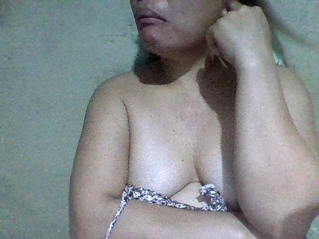 lovelyshantal live cam on BongaCams