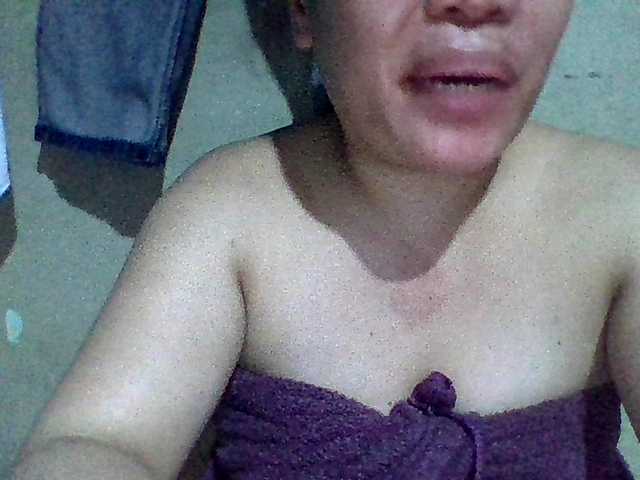 lovelyshantal live cam on BongaCams