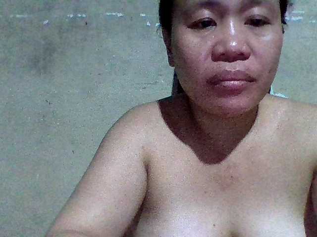 lovelyshantal live cam on BongaCams