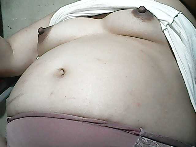 lovelyshantal live cam on BongaCams