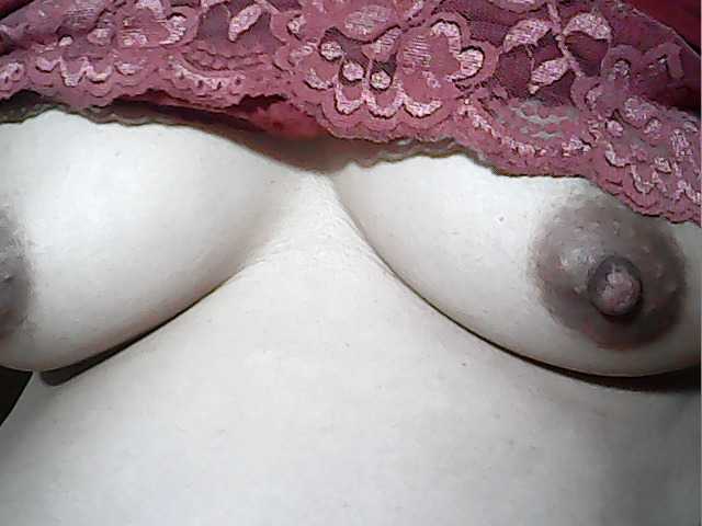 lovelyshantal live cam on BongaCams