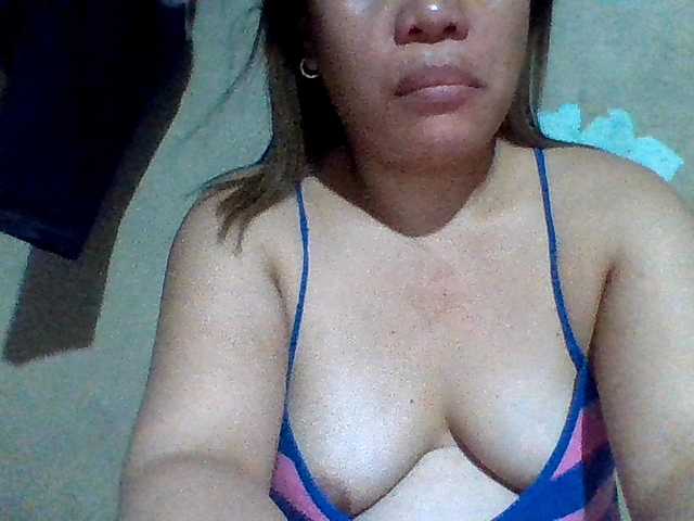 lovelyshantal live cam on BongaCams