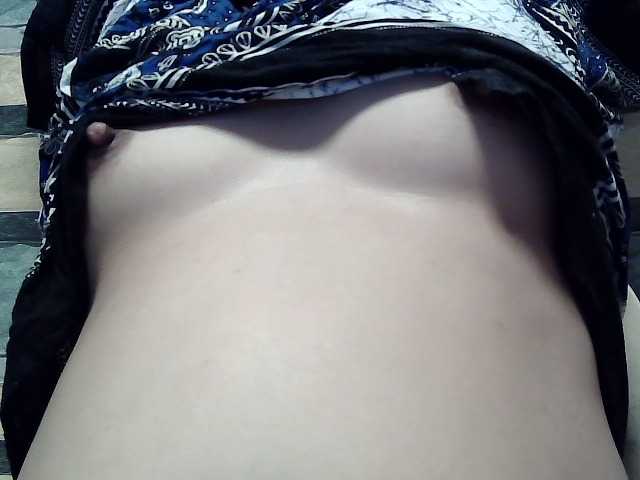 lovelyshantal live cam on BongaCams