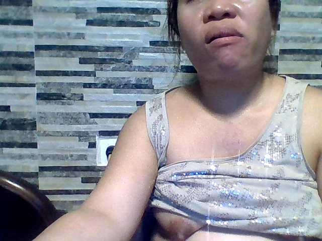 lovelyshantal live cam on BongaCams