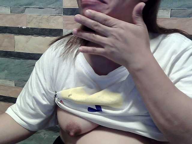lovelyshantal live cam on BongaCams