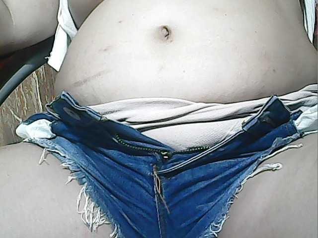 lovelyshantal live cam on BongaCams