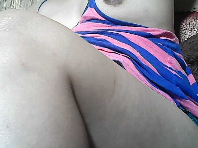 lovelyshantal live cam on BongaCams