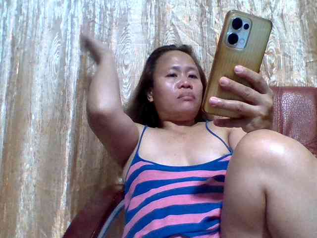 lovelyshantal Live Webcam on BongaCams