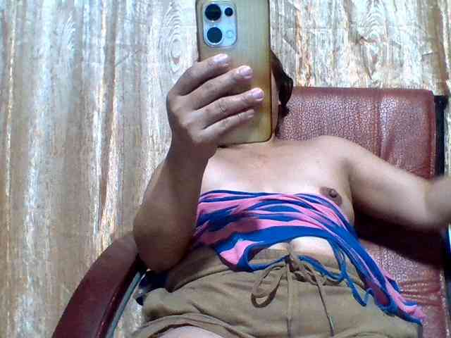lovelyshantal Live Webcam on BongaCams