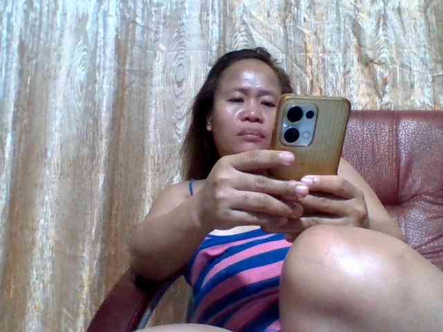 lovelyshantal Live Webcam on BongaCams