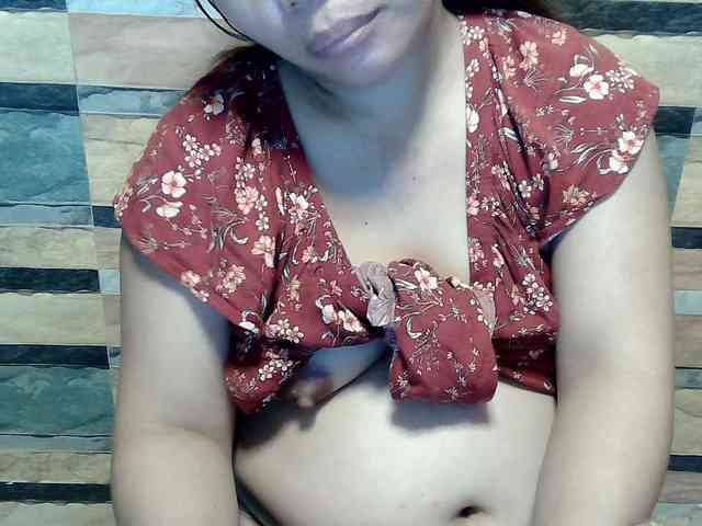 lovelyshantal webcam