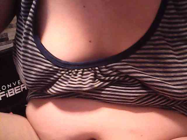 lovelyshantal webcam