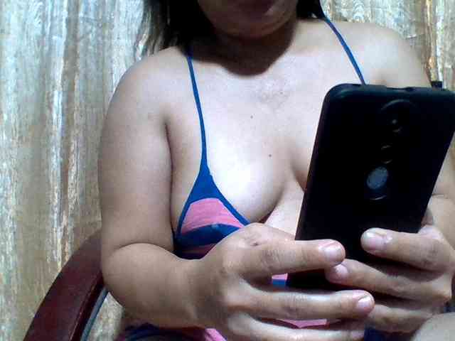 Lovelyshantal's cam show statistics and live stream