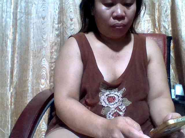 lovelyshantal Live Webcam on BongaCams