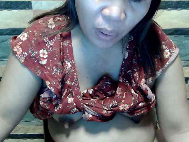 lovelyshantal webcam