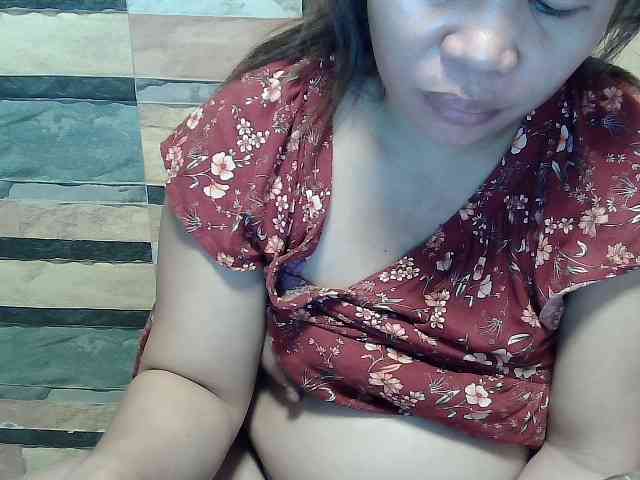 lovelyshantal webcam