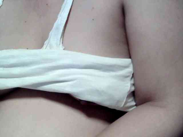 lovelyshantal webcam
