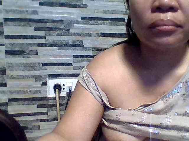 lovelyshantal webcam