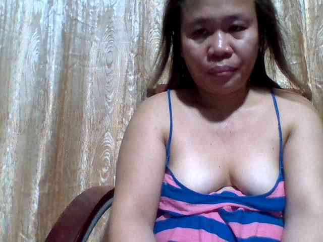 lovelyshantal Live Webcam on BongaCams