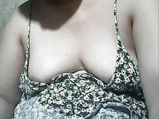 lovelyshantal webcam
