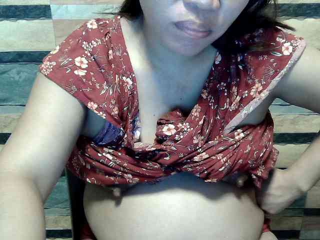 lovelyshantal webcam