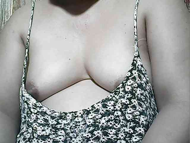 lovelyshantal webcam