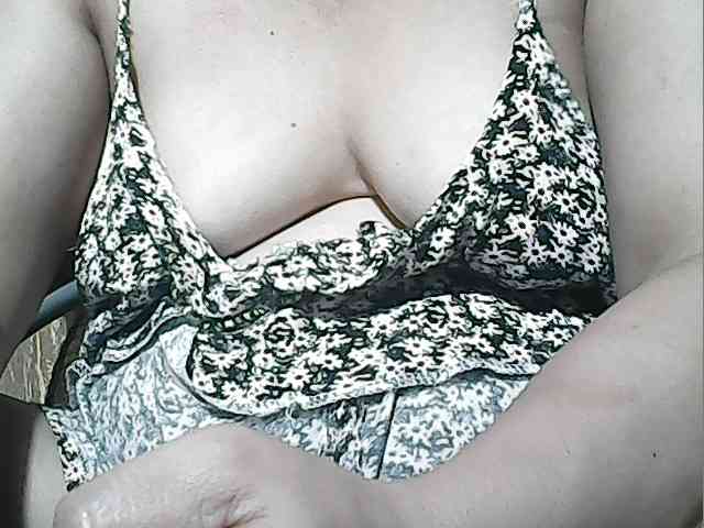 lovelyshantal webcam